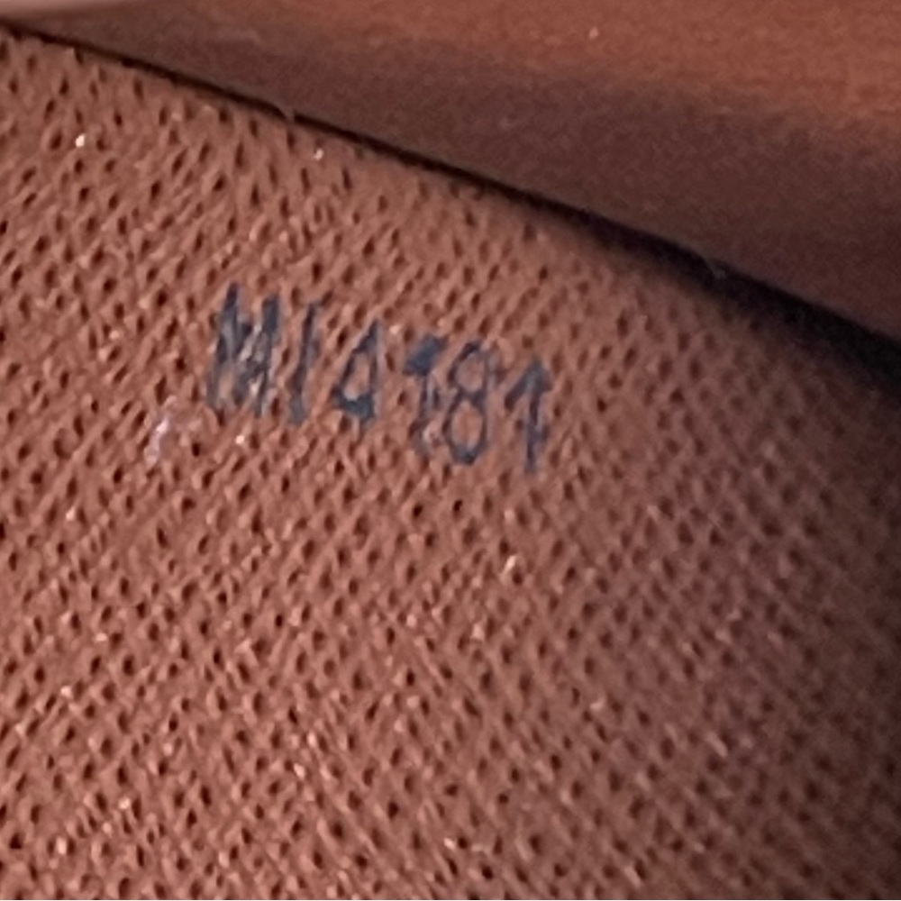 Authentic and rare Louis Vuitton Monogram Zippy Compact Wallet - Picture 12 of 12
